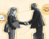 Uomo e donna si stringono la mano, simboleggiando un accordo o un contratto. Cosa vuol dire recesso? Forse un nuovo inizio.
