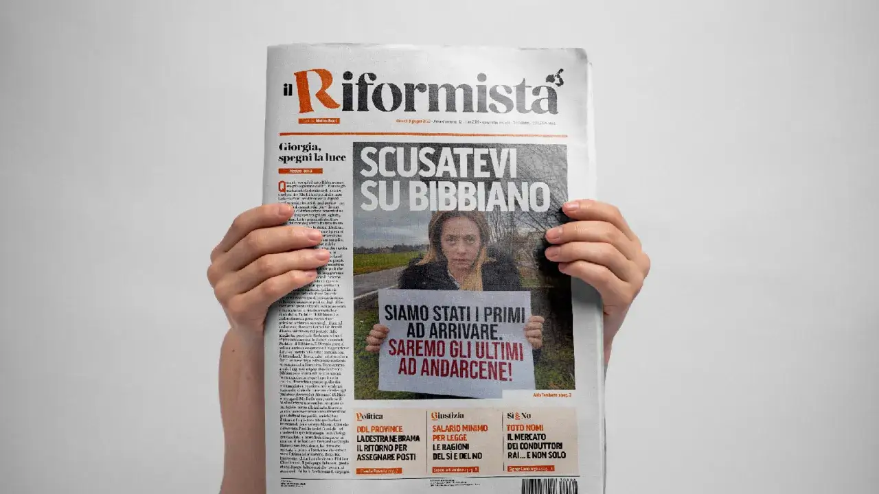 Mani che reggono 
